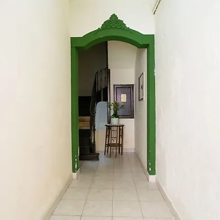 Apartment Joivy Inviting Flat Next To Bica Elevator